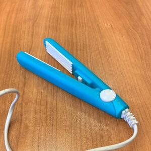 Blue Mini Hair Crimper